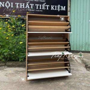 tu-bep-go-kieu-nhat